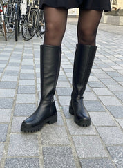 Angulus - 7711 - 101 - lang - sort - støvle - grov - sål