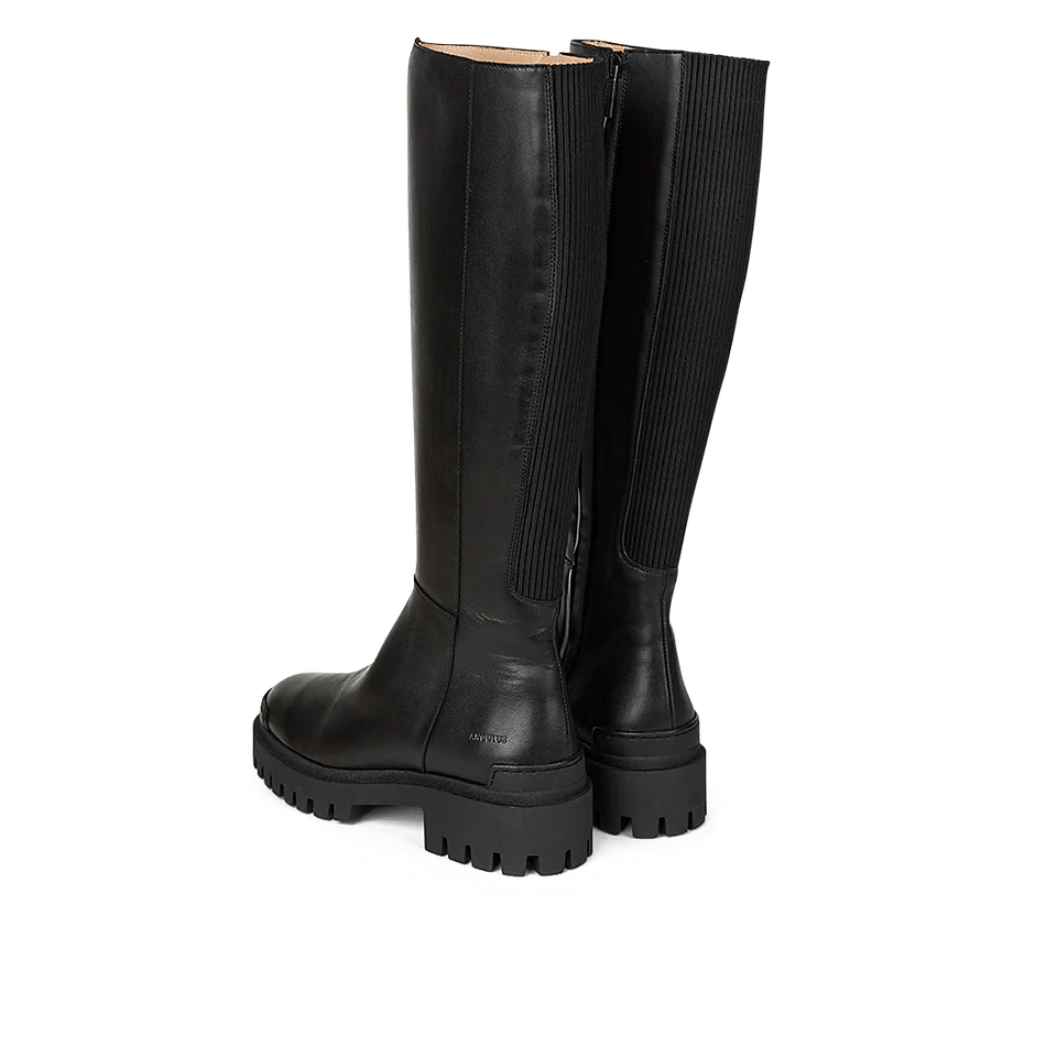 Angulus - 7711 - 101 - lang - sort - støvle - grov - sål