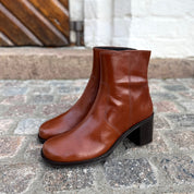 Billi Bi A9262 Cognac støvlet med rund tå og blokhæl