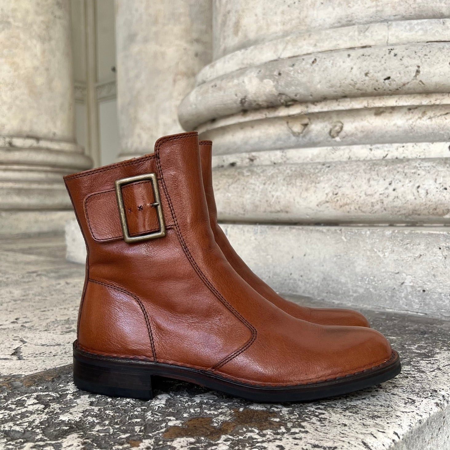 Bubetti 2047 Cognac Klassisk Støvle med Spænde og Lynlås