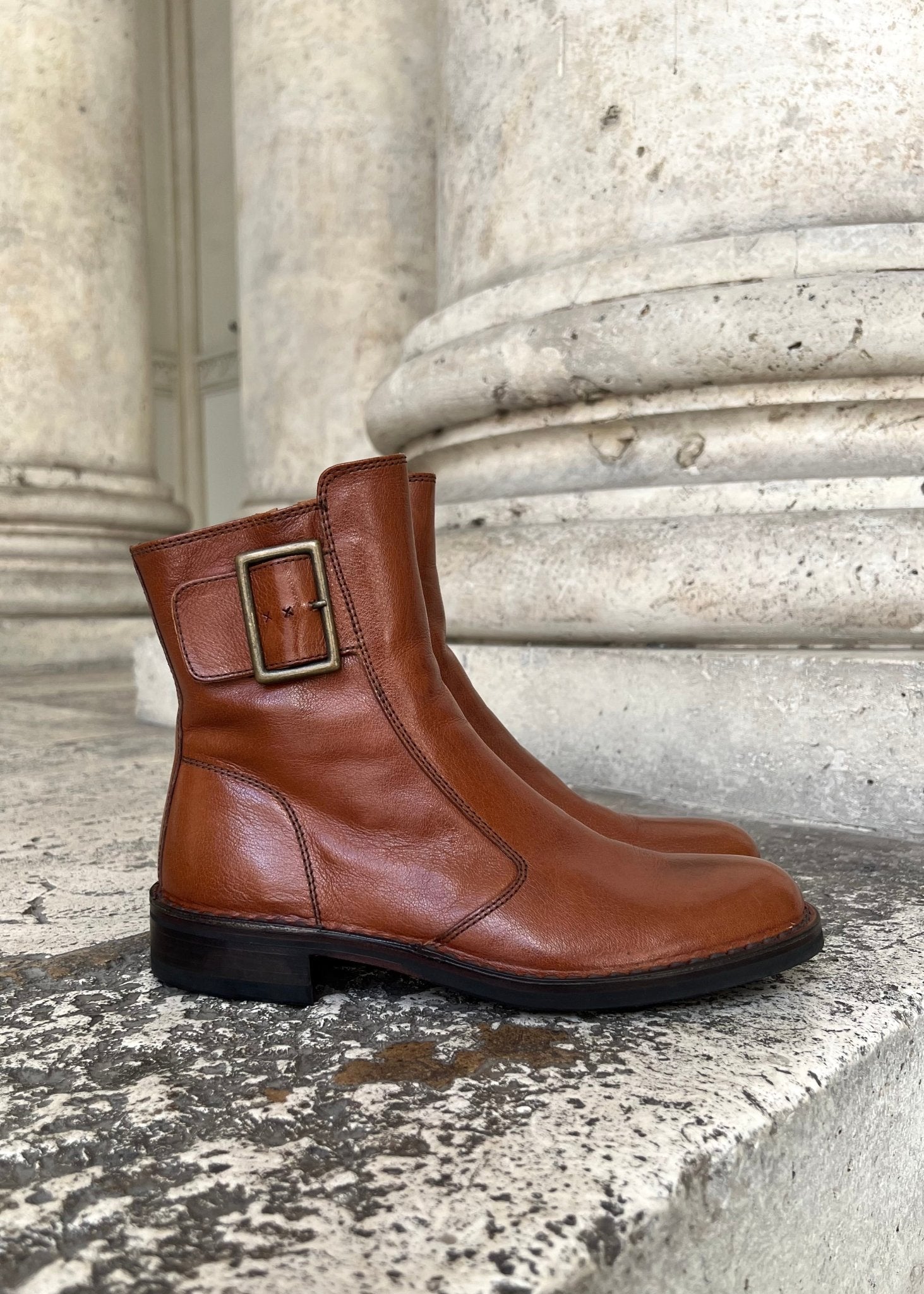 Bubetti 2047 Cognac Klassisk Støvle med Spænde og Lynlås