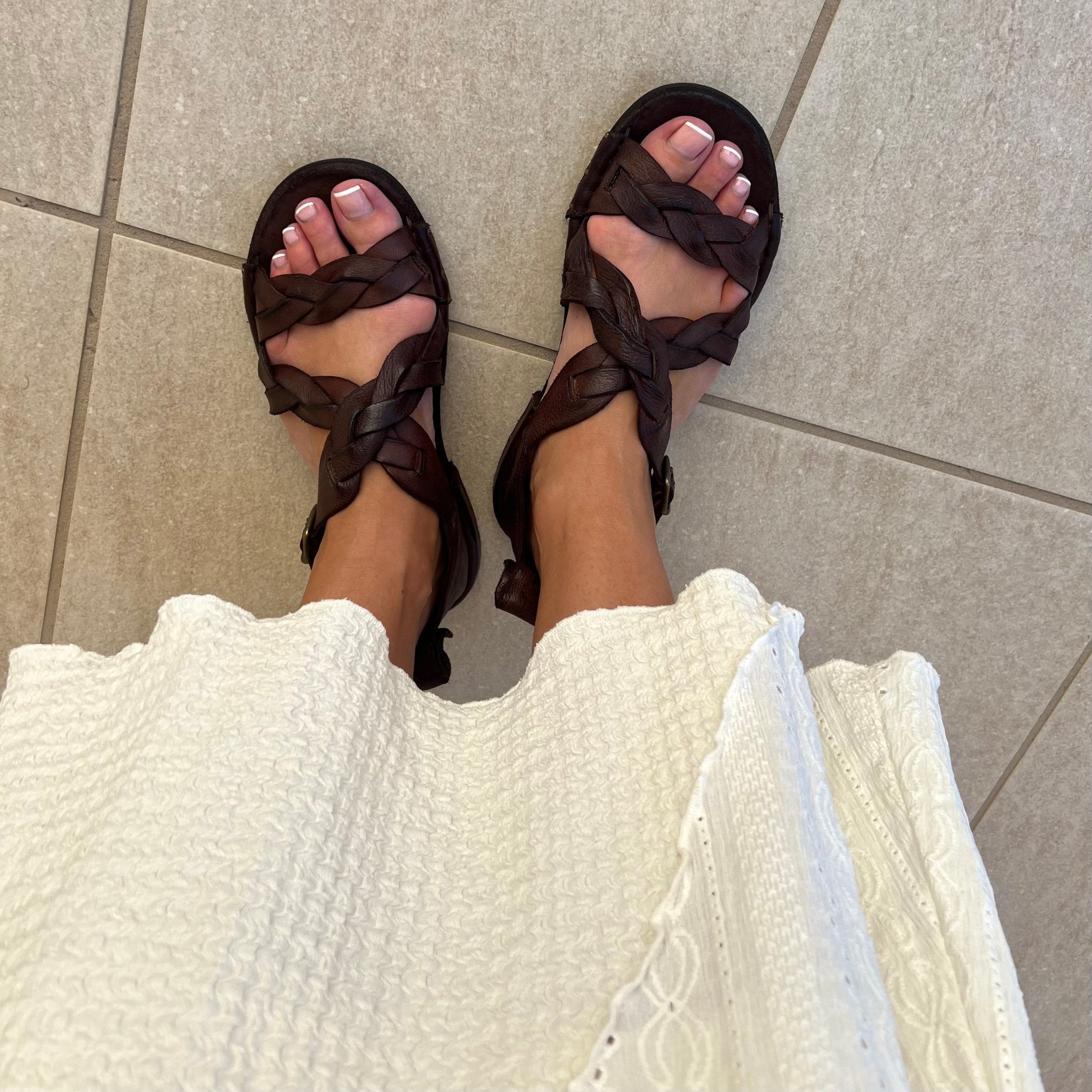 Bubetti 3446 Kastanje Patina remsandal med krydsende remme og hælkappe