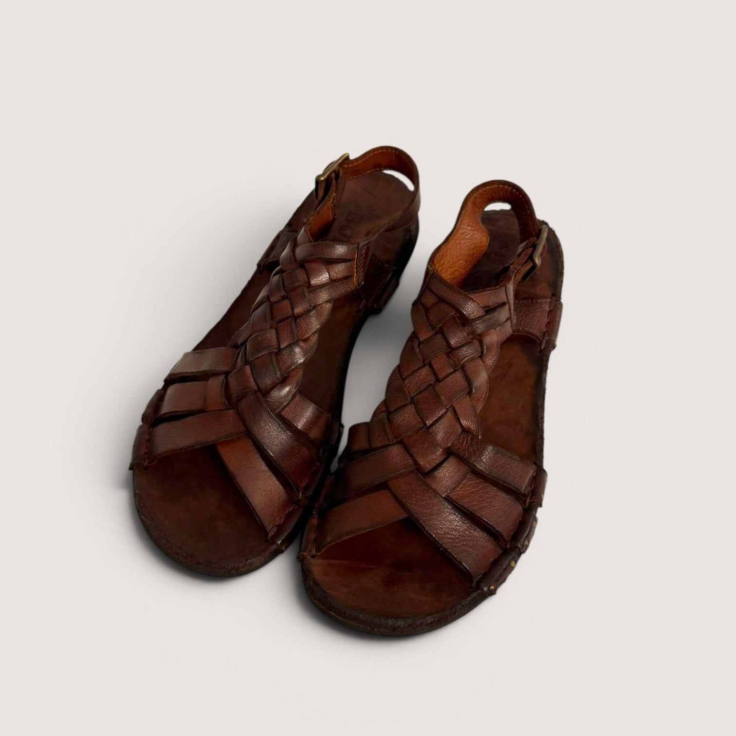 Bubetti 3456 Kastanje Patina rem sandal med flet