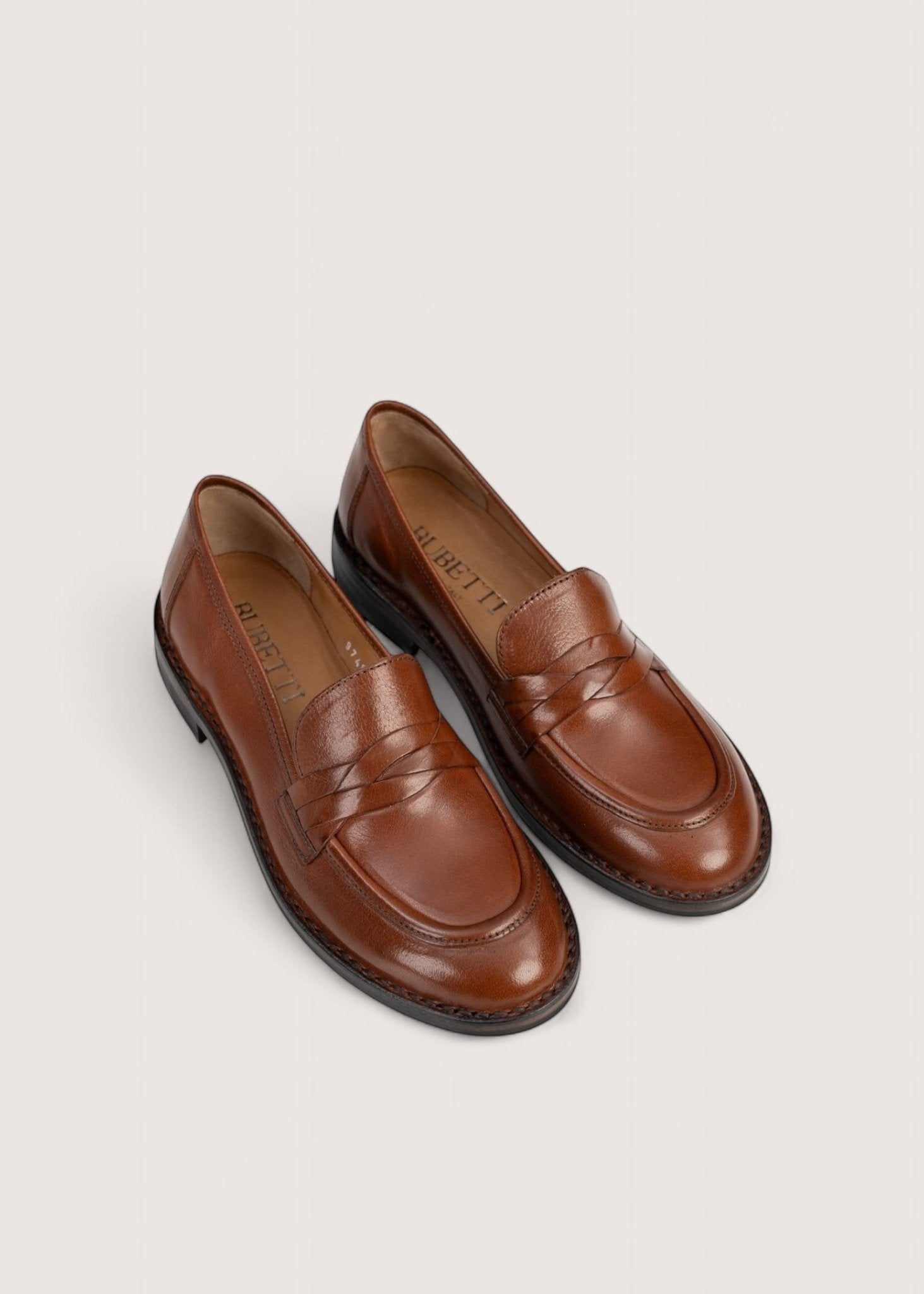 Bubetti 9748 cognac klassisk loafer med dekorative skind detaljer