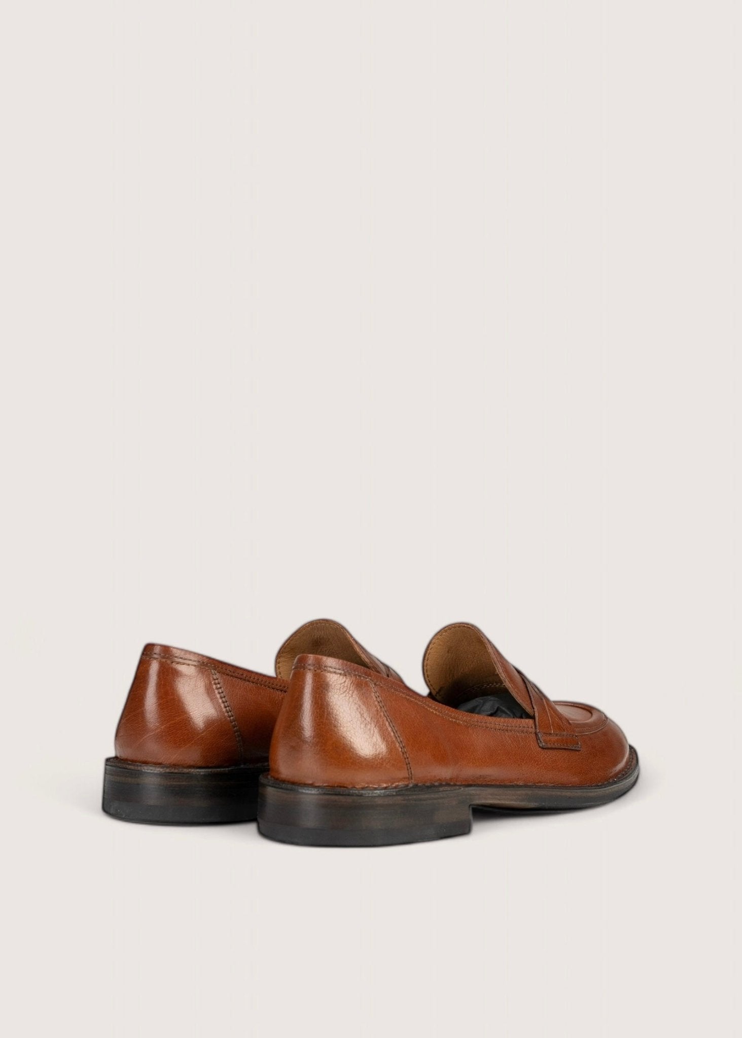 Bubetti 9748 cognac klassisk loafer med dekorative skind detaljer