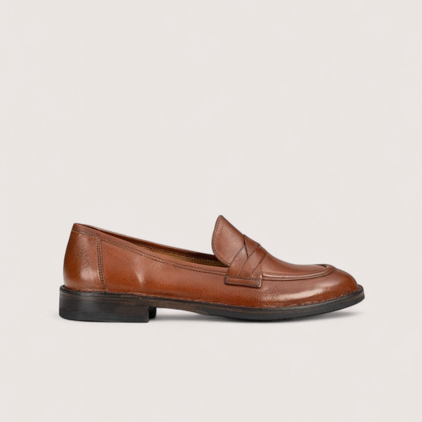 Bubetti 9748 cognac klassisk loafer med dekorative skind detaljer