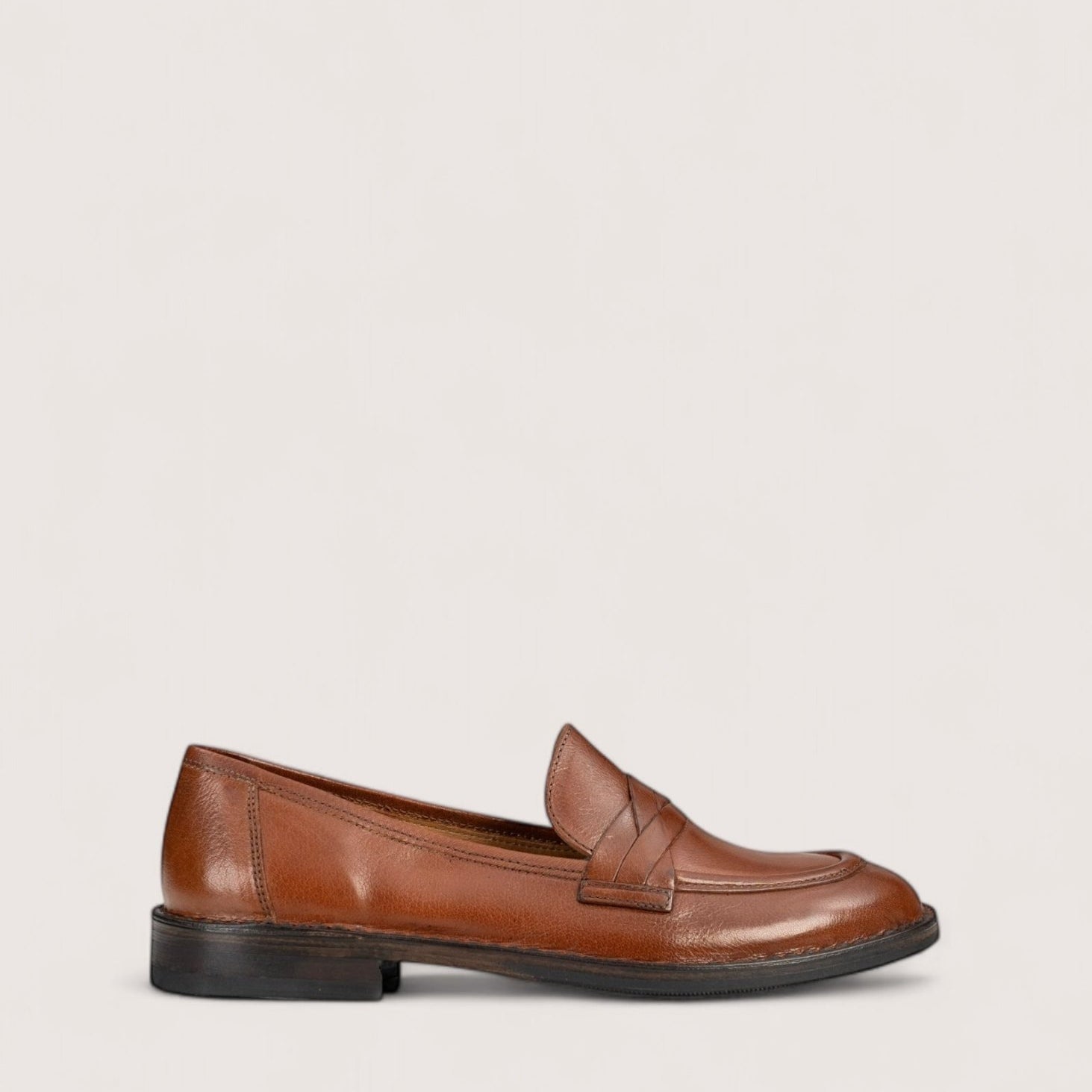 Bubetti 9748 cognac klassisk loafer med dekorative skind detaljer