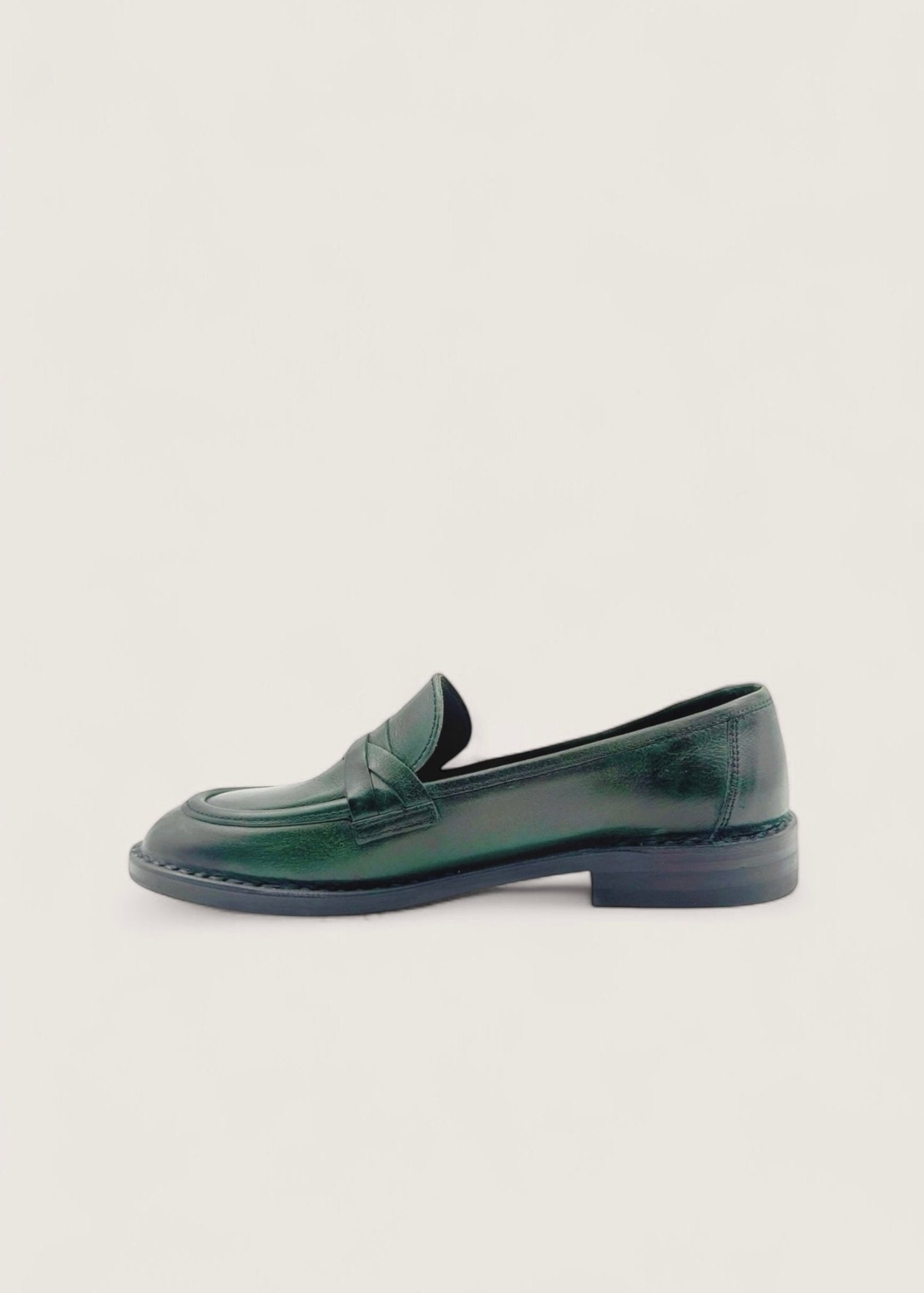 Bubetti 9748 grøn Klassisk loafer med dekorative skind detaljer