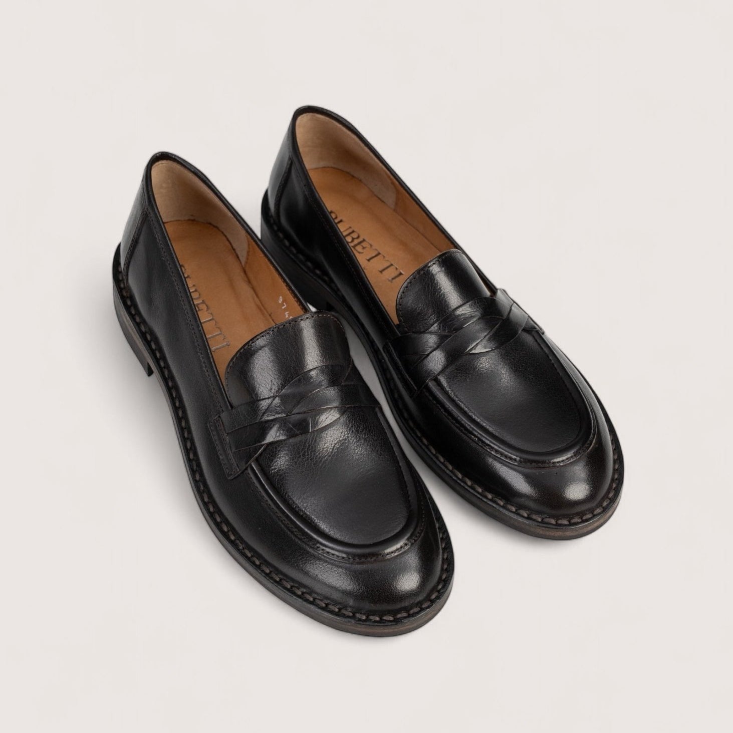 Bubetti 9748 mørk brun Klassisk loafer med dekorative skind detaljer