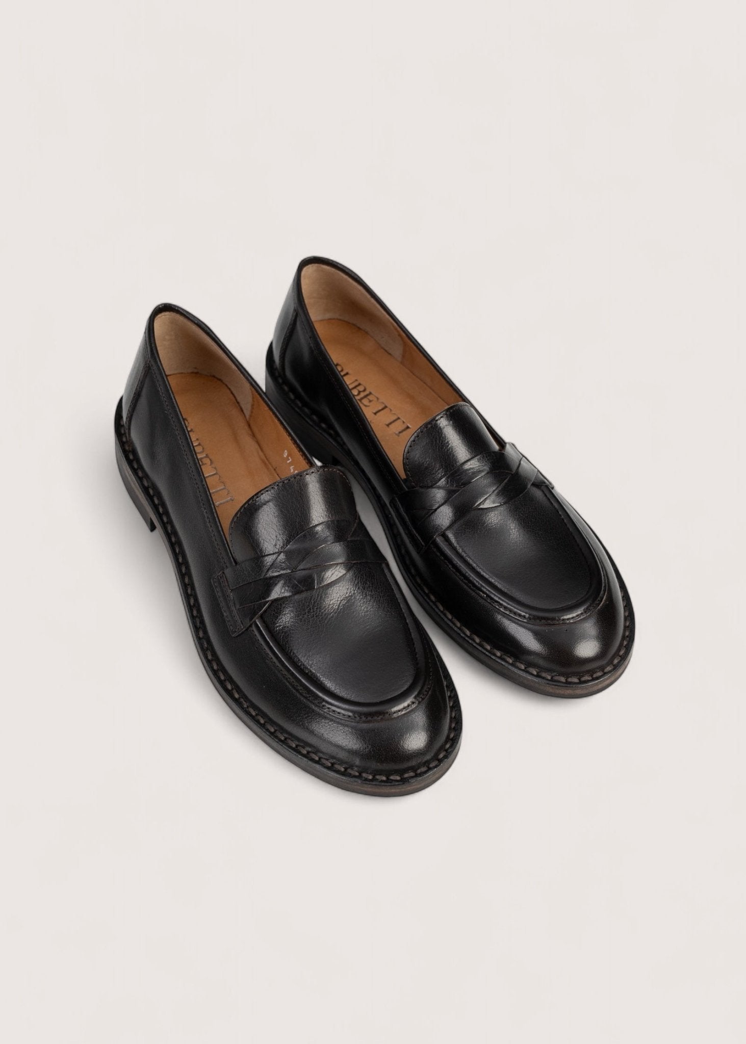 Bubetti 9748 mørk brun Klassisk loafer med dekorative skind detaljer