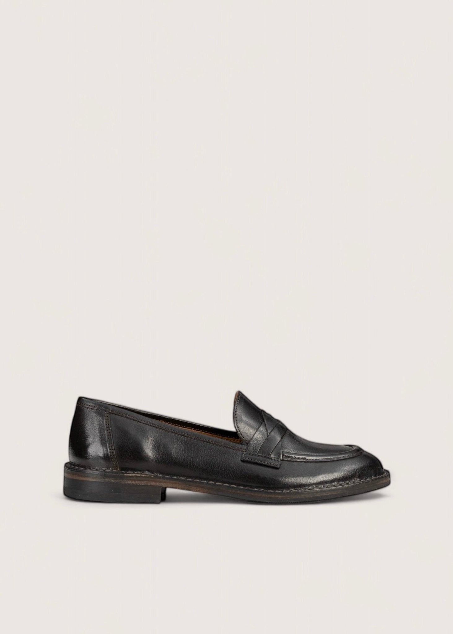 Bubetti 9748 mørk brun Klassisk loafer med dekorative skind detaljer
