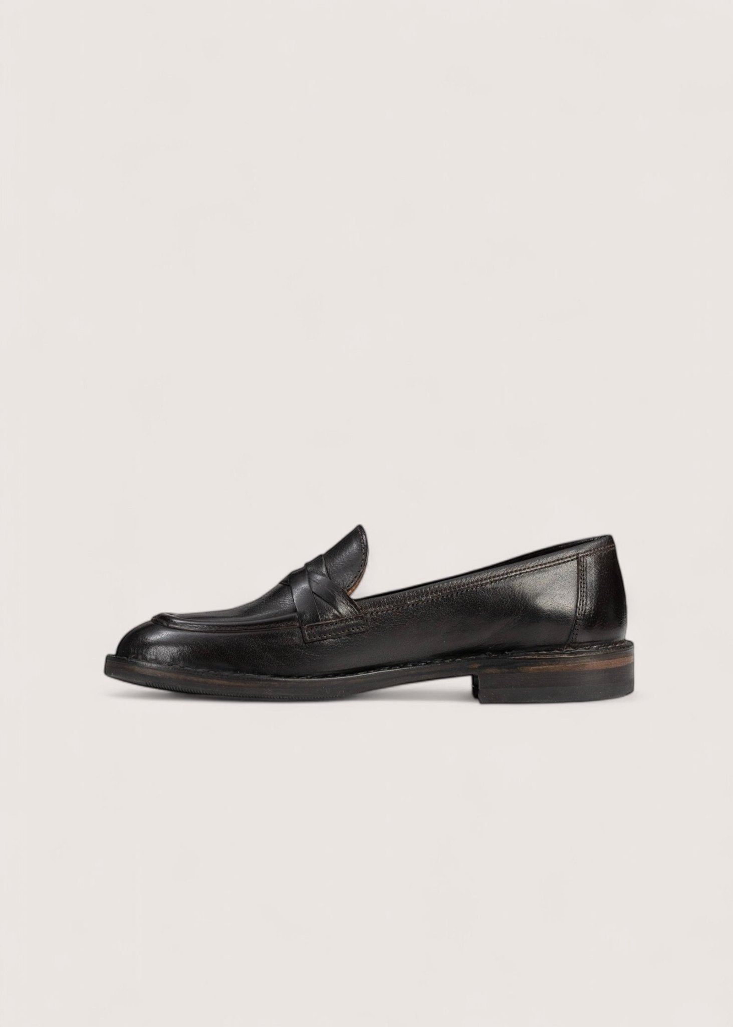 Bubetti 9748 mørk brun Klassisk loafer med dekorative skind detaljer