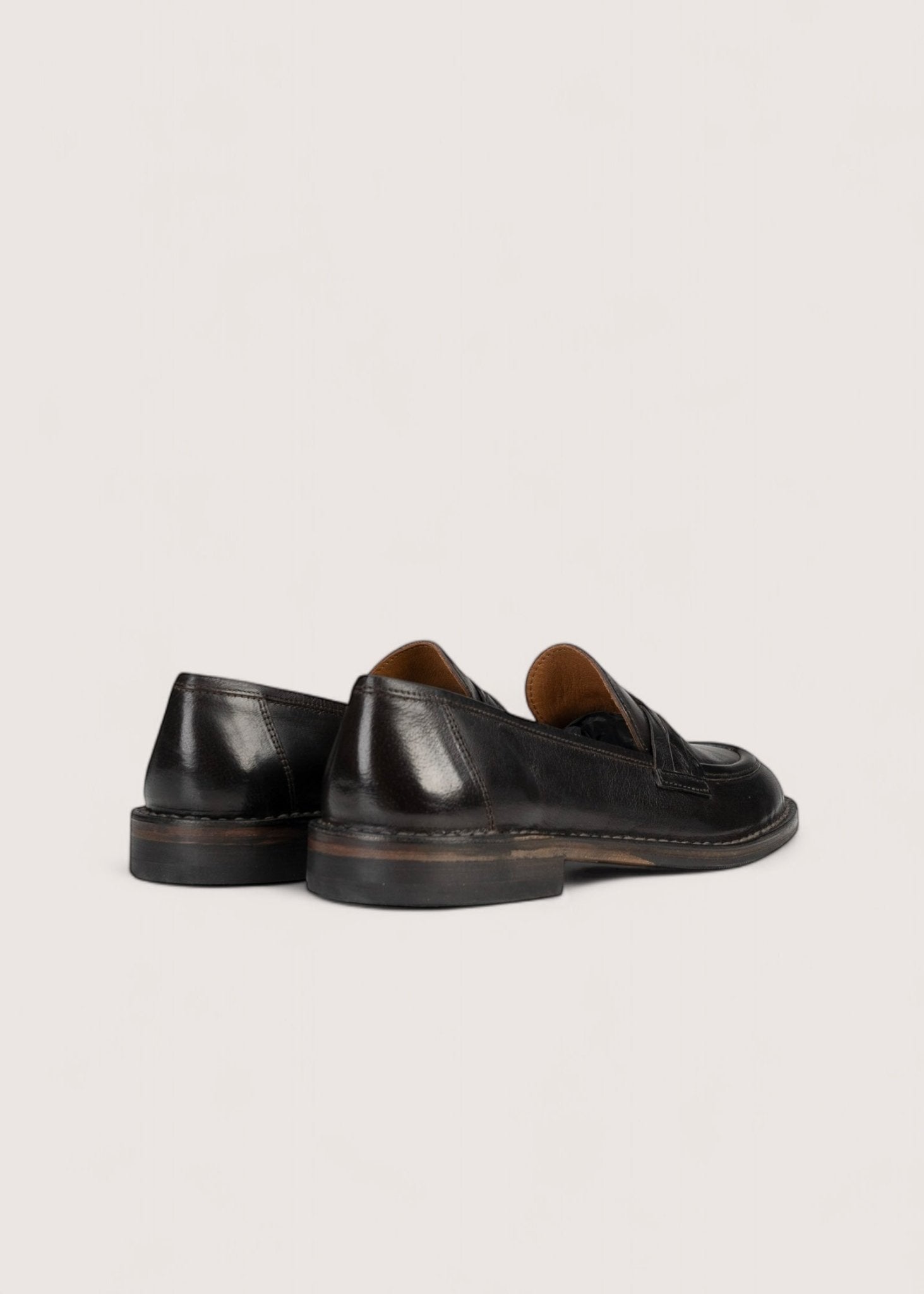 Bubetti 9748 mørk brun Klassisk loafer med dekorative skind detaljer
