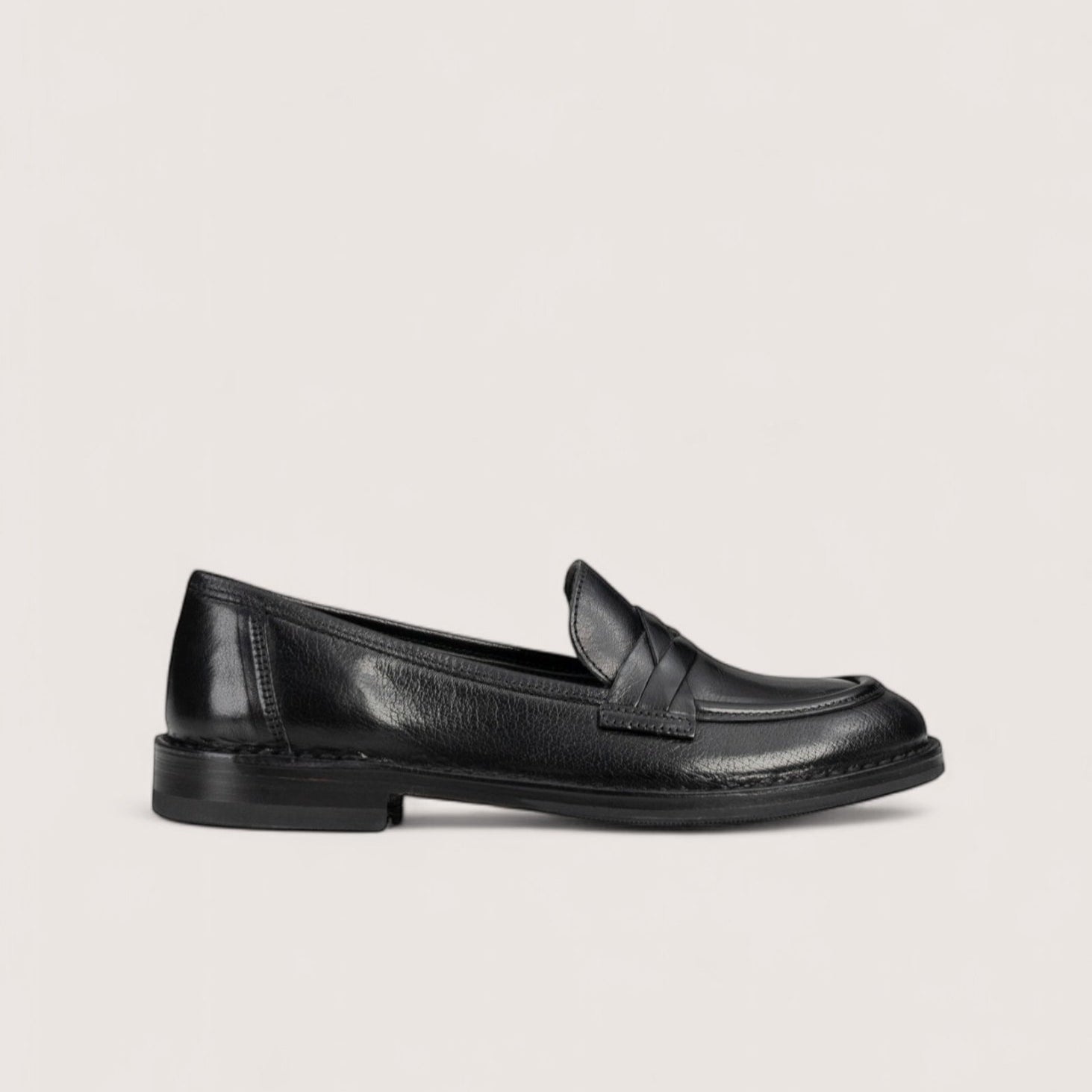 Bubetti 9748 sort klassisk loafer med dekorative skind detaljer