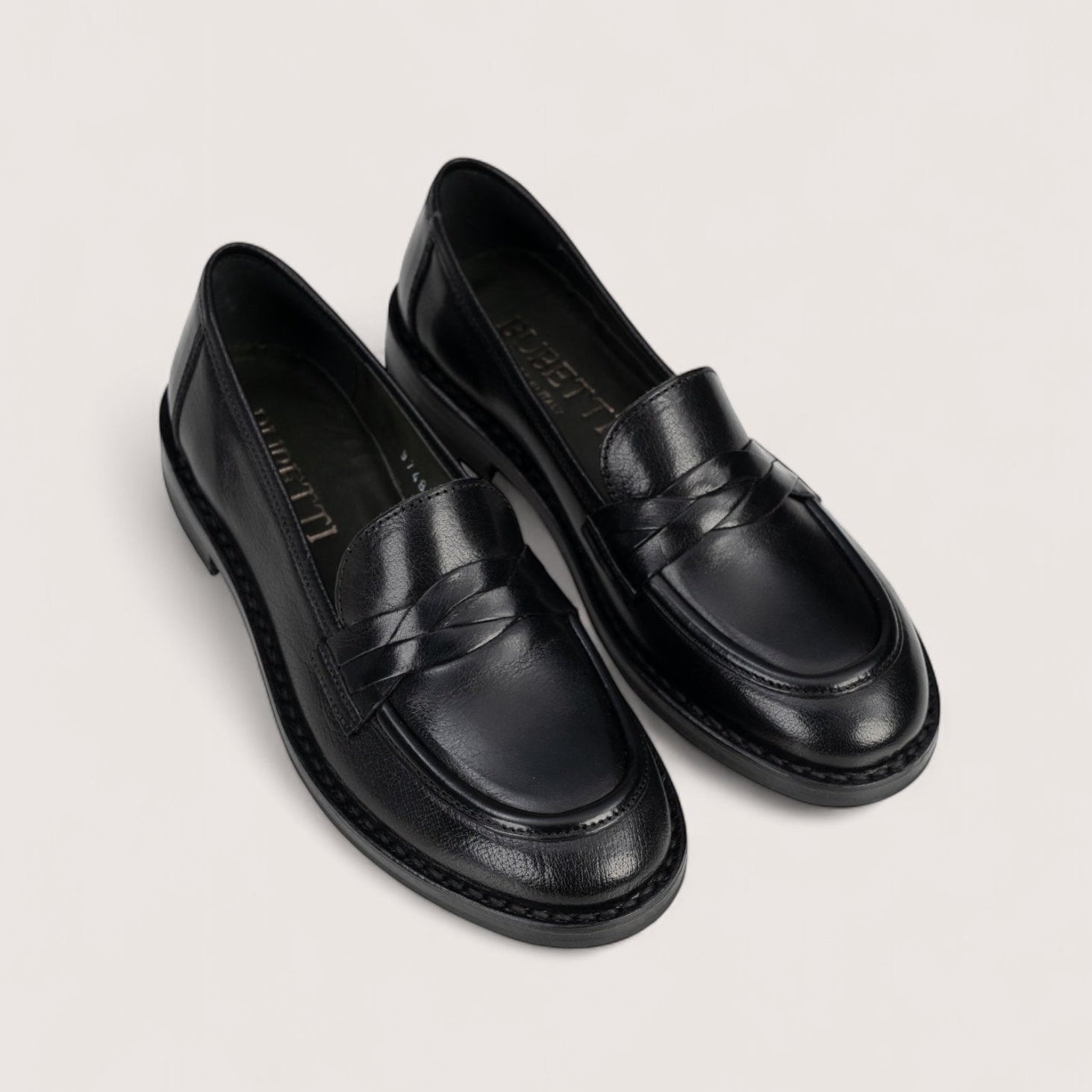 Bubetti 9748 sort klassisk loafer med dekorative skind detaljer