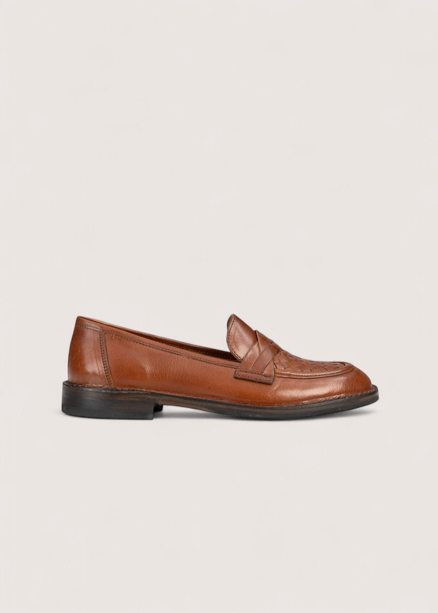 Bubetti 9912 cognac klassisk loafer med dekorativ flet på forbladet