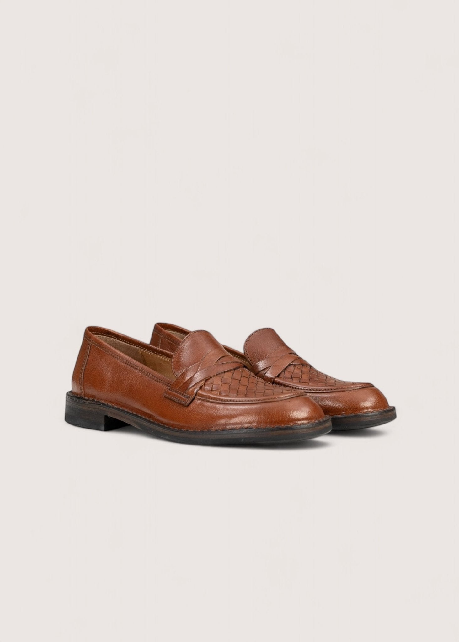 Bubetti 9912 cognac klassisk loafer med dekorativ flet på forbladet