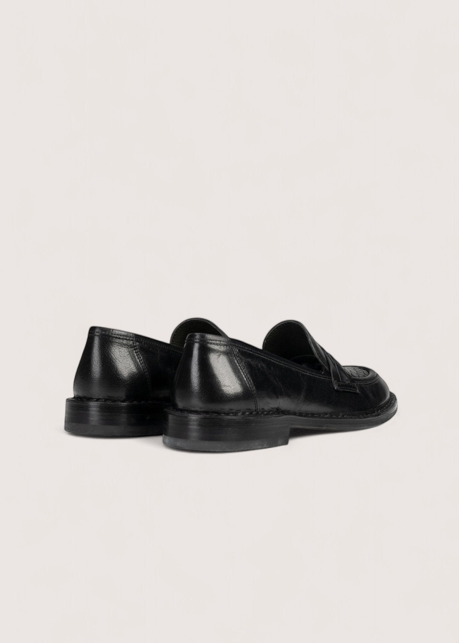 Bubetti 9912 sort klassisk loafer med dekorativ flet på forbladet