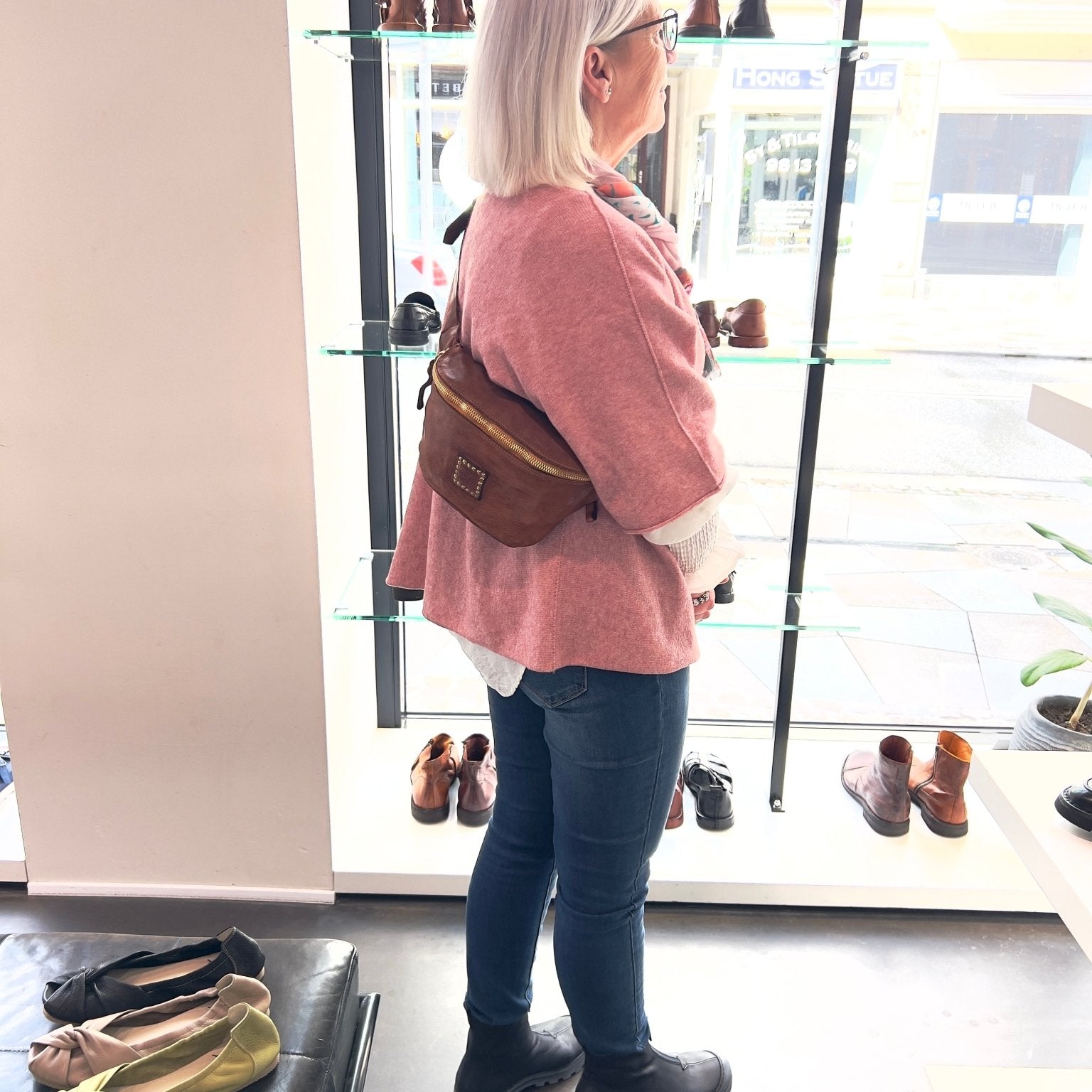 CAMPOMAGGI Umhängetasche Crossbody Bag Cognac | modeherz CAMPOMAGGI Umhängetasche Crossbody Bag Cognac | modeherz