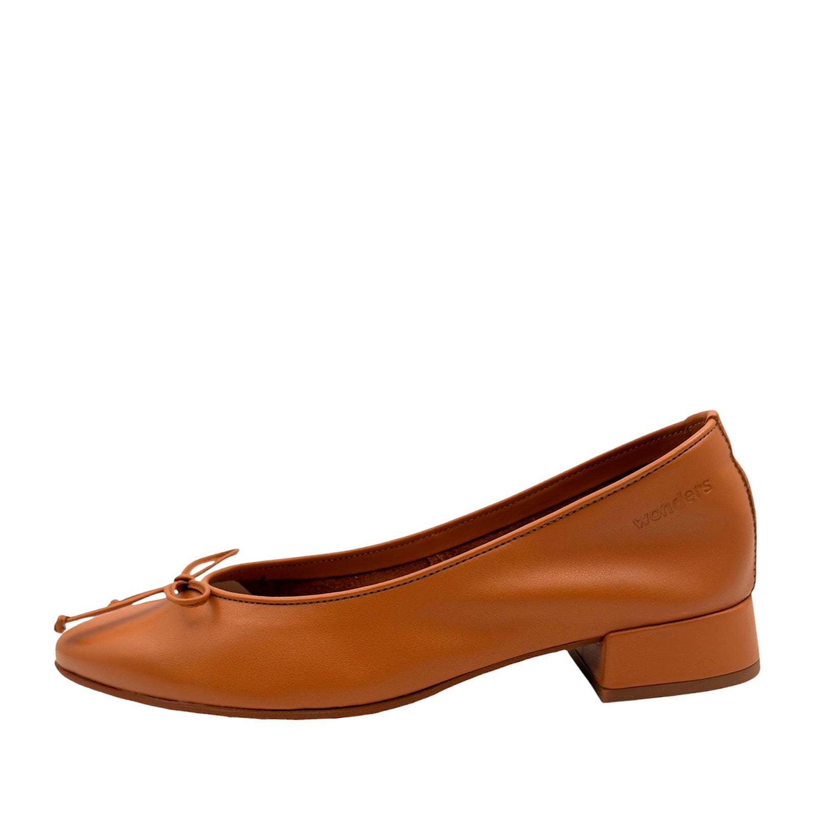 Wonders B - 9701 Blød ballerina pump på lav hæl med lille sløjfe i cognac skind