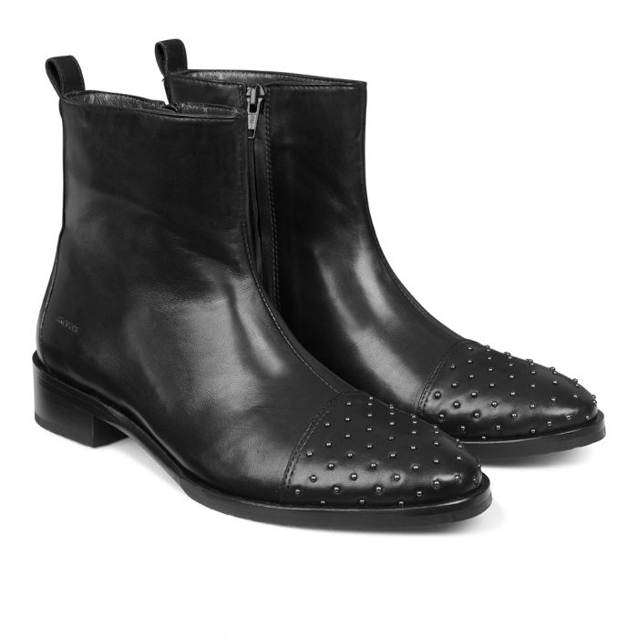 7557-101 sort støvle med nitter