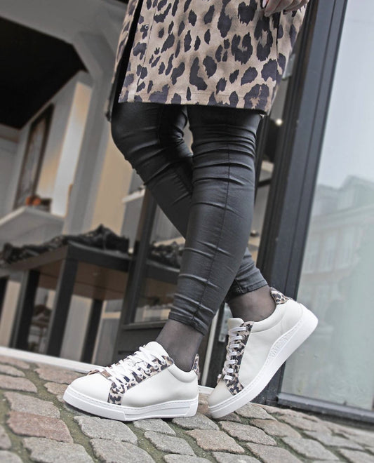 Unisa Fiyola Beige Dame Sneaker med Snake Print
